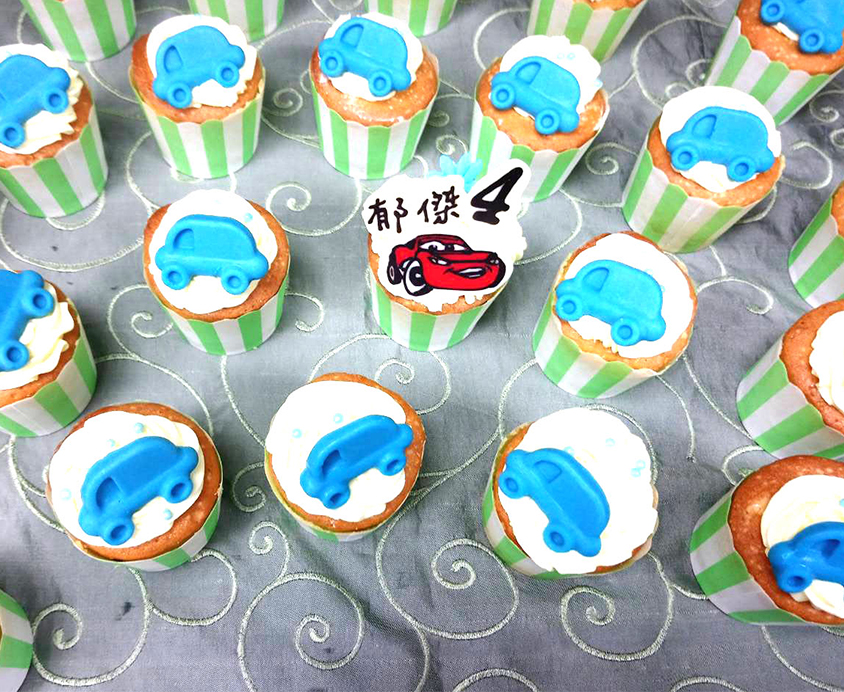 藍色小車杯子蛋糕