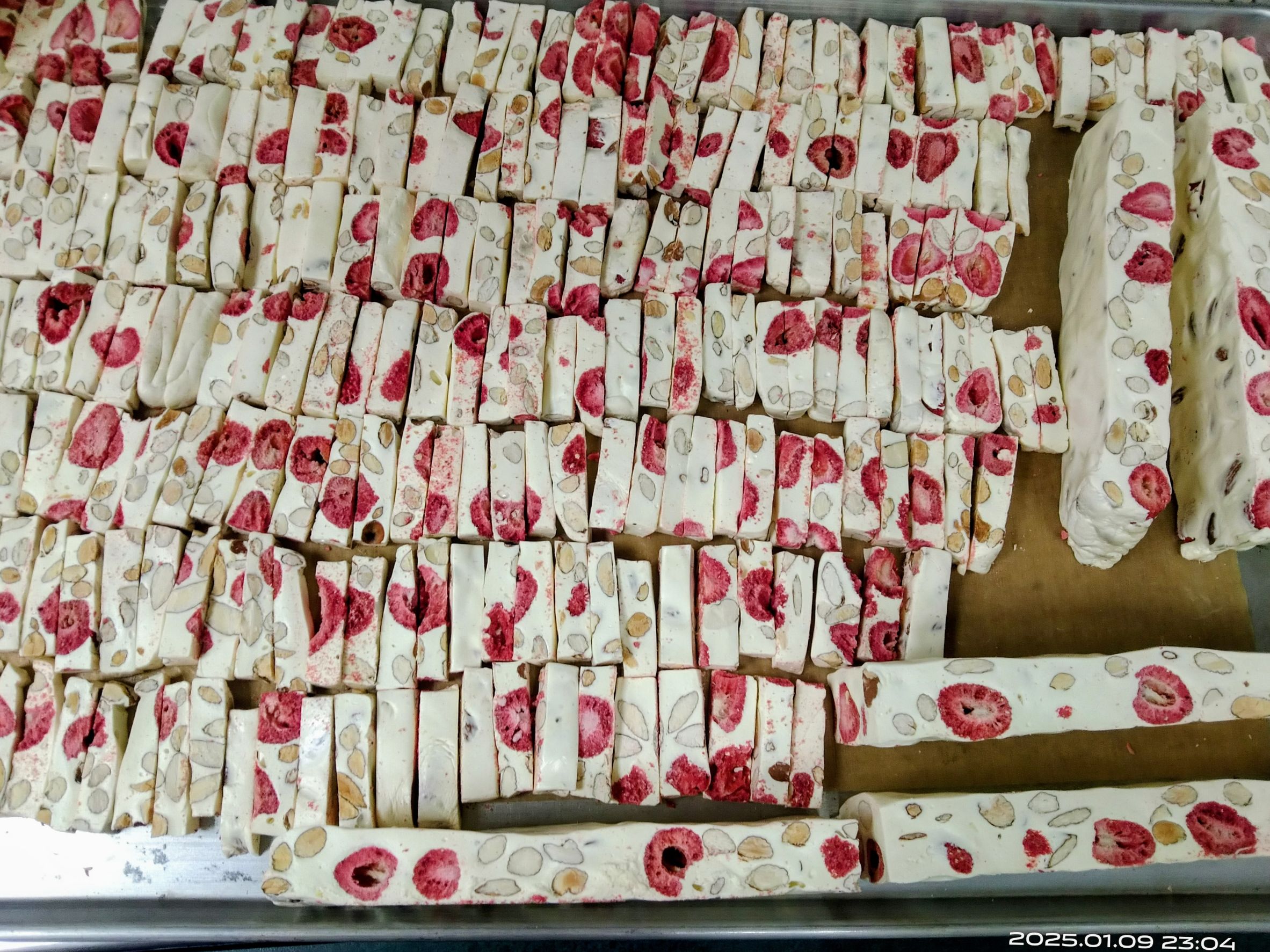 草苺杏仁牛軋糖